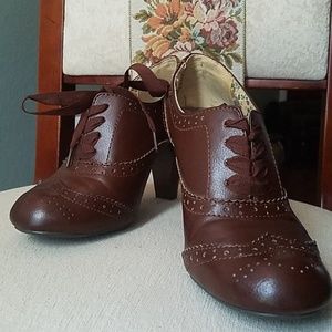 Heeled Oxford